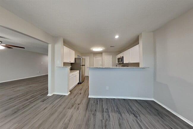 Building Photo - 4023 Sand Ripple Ln