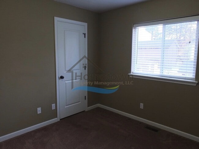 Building Photo - 3-Bedroom Home in Central Coeur d'Alene wi...