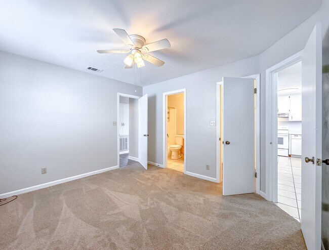 Building Photo - 306 Belmont Rd