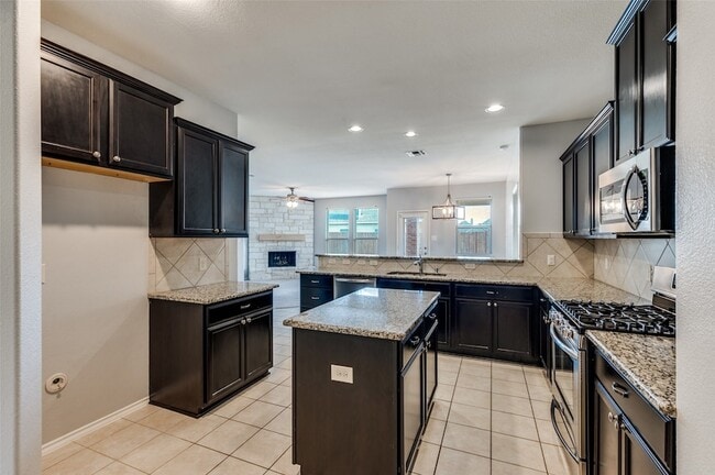 Building Photo - 1012 Lake Meadow Ln