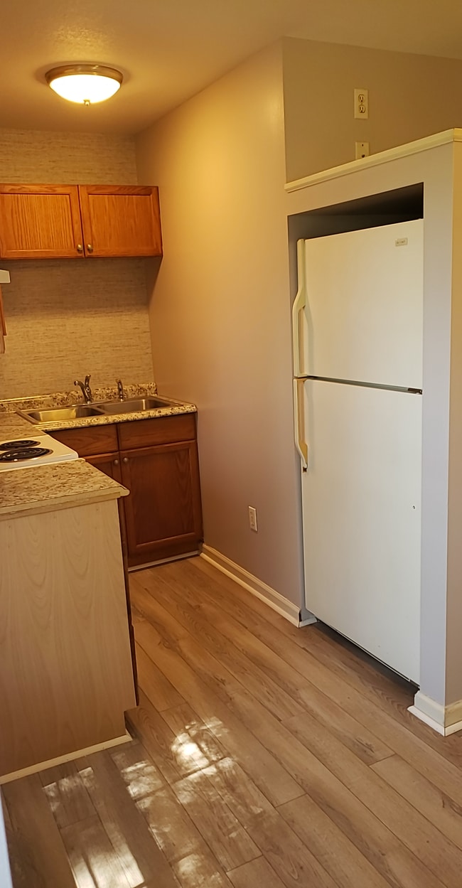 Building Photo - Westwood Duplex