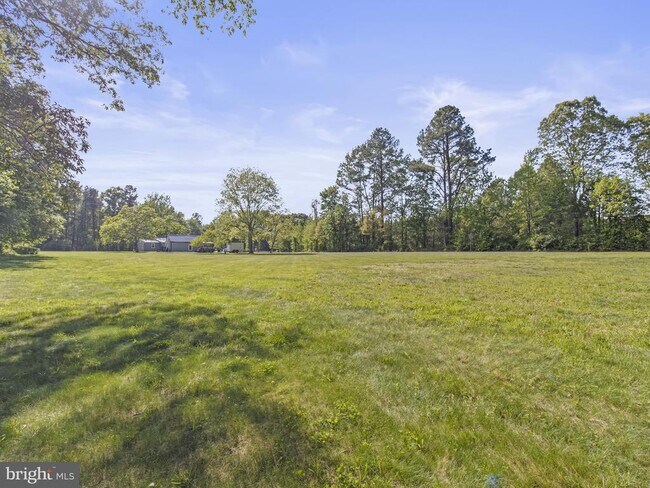 Building Photo - 9505 Lomax Rd