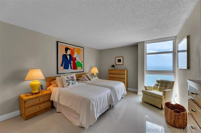 Building Photo - 1370 S Ocean Blvd