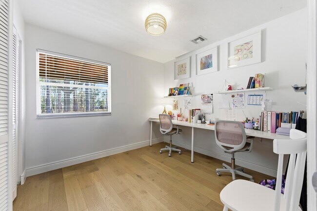 Building Photo - 12863 159th Ct N