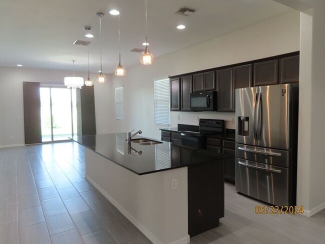 Building Photo - Beautiful 4 Bedroom 3 Bath Home in Gated C...