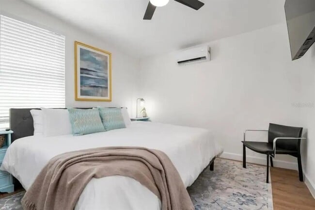 Building Photo - 2539 Trinidad St