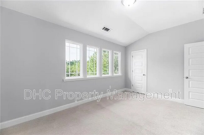 Building Photo - 1765 Stoney Creek Dr SE