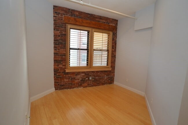 Building Photo - 27 Fayette St