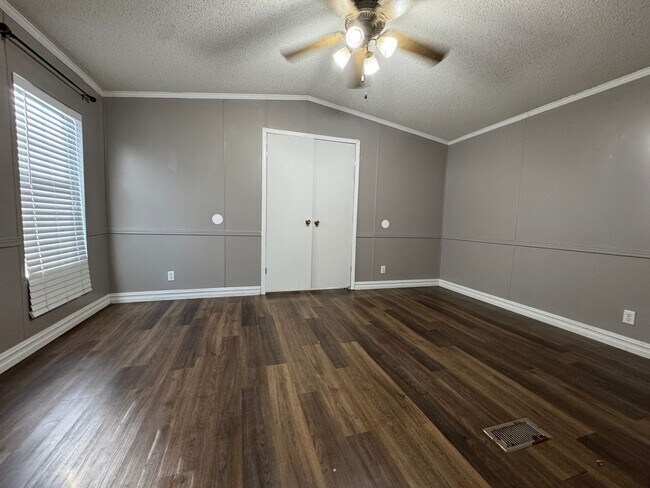 Building Photo - Awesome Rental in Walker, LA