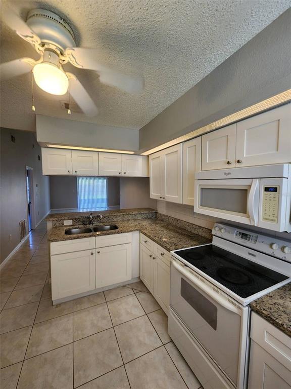Building Photo - 607 Koala Ct