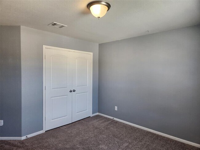 Building Photo - 119 Covington Ct