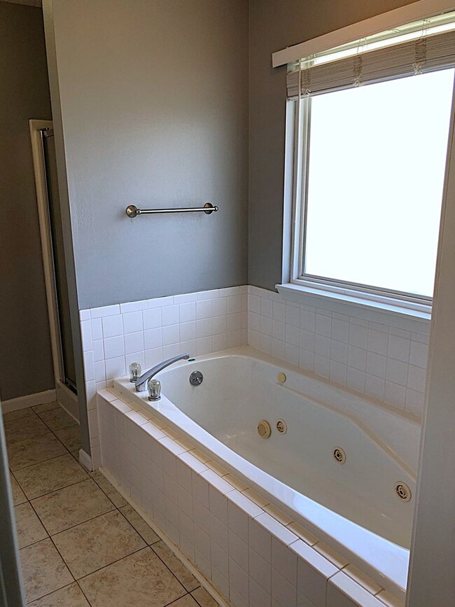 Building Photo - COMING SOON!! 5 Bed, 3.5 Bath, Pet Friendly!!