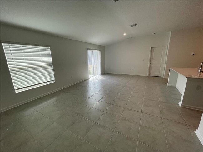 Building Photo - 1129 Saguaro St