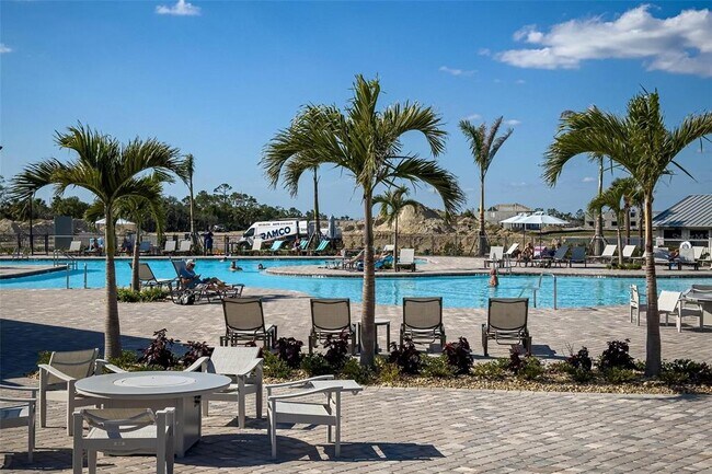 Building Photo - 14061 Heritage Landing Blvd