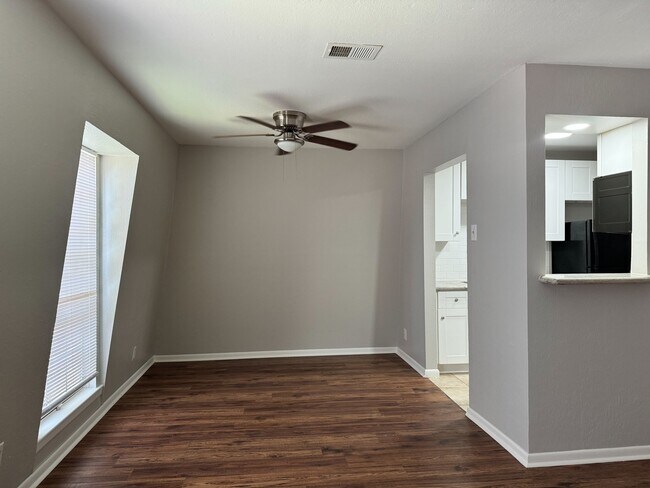 Building Photo - 2101 6th Ave N