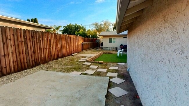 Building Photo - 1804 Capri Ave