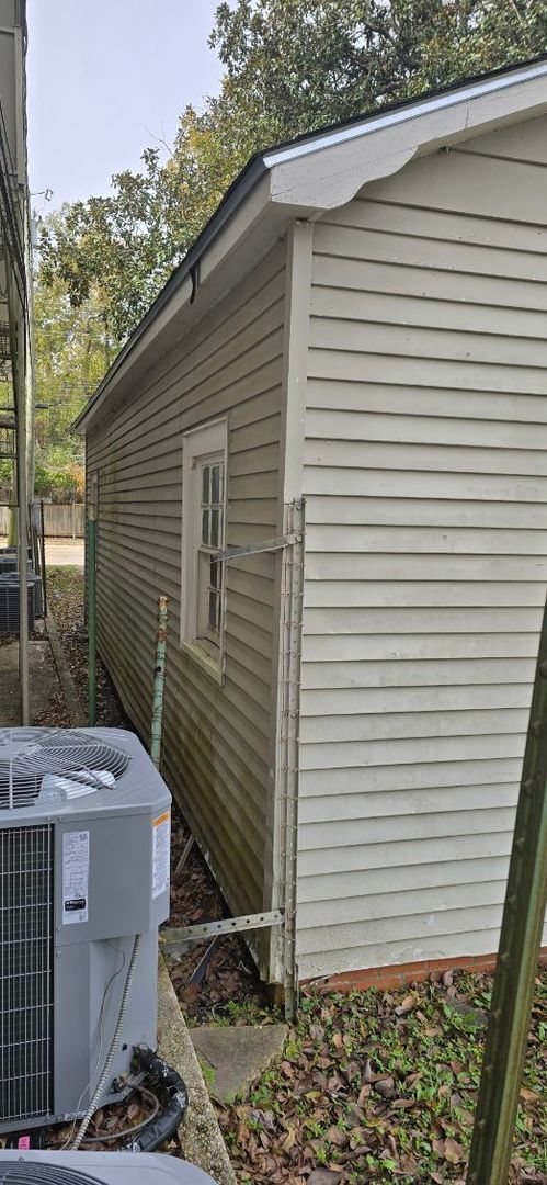 Building Photo - 3Bed/1 Bath House