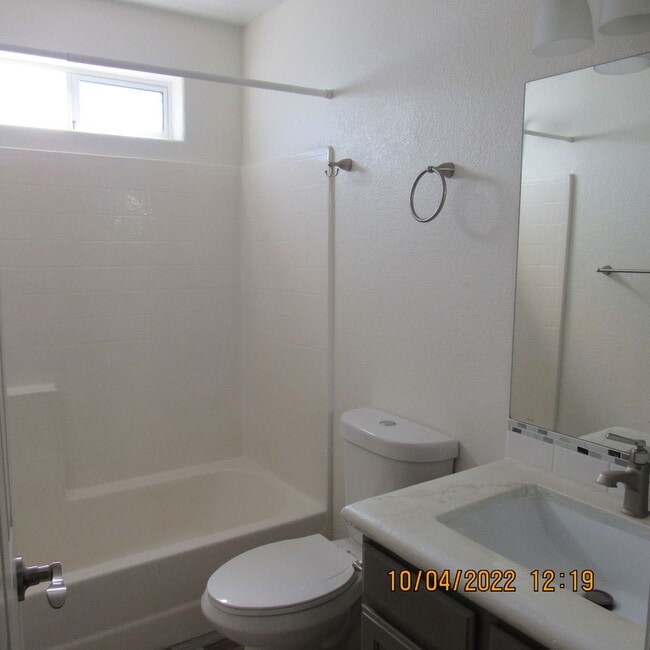 Building Photo - 970 San Juan Ln