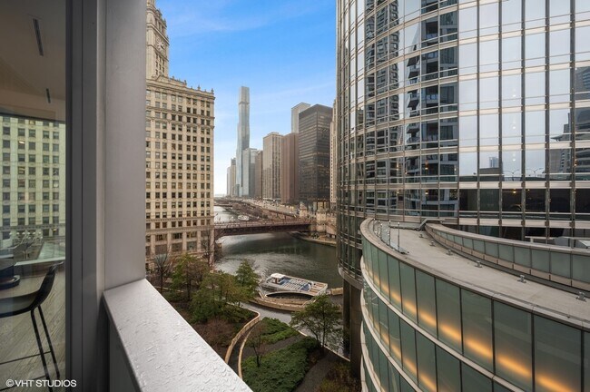 Building Photo - 403 N Wabash Ave