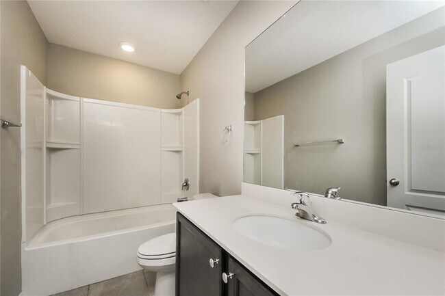 Building Photo - 204 Fig Ct
