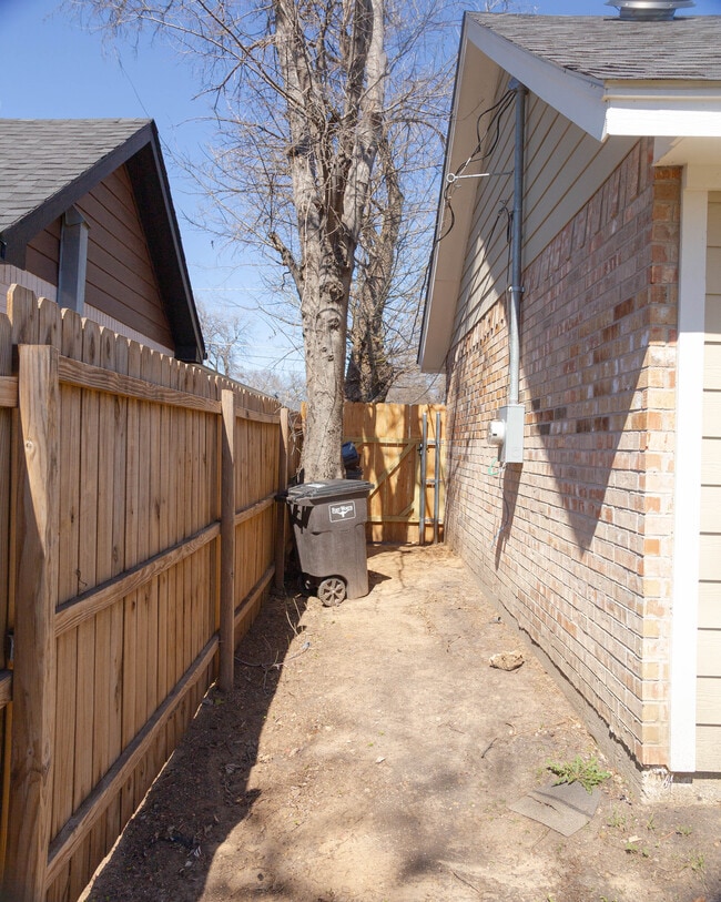 Building Photo - 3008 Finley St