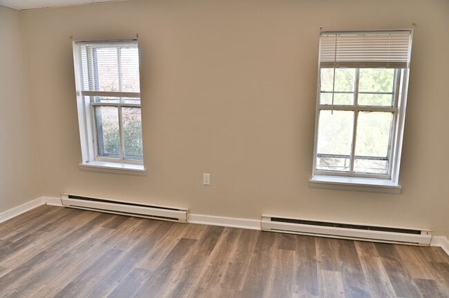 Building Photo - 215 Reily St