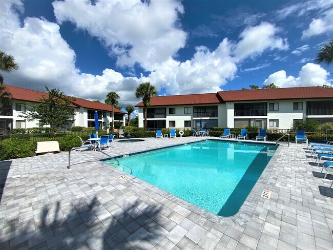 Building Photo - ** REGENCY WOODS ** 3 BED / 2 BATH - CONDO - CARPORT - SOUTH NAPLES - ANNUAL RENTAL