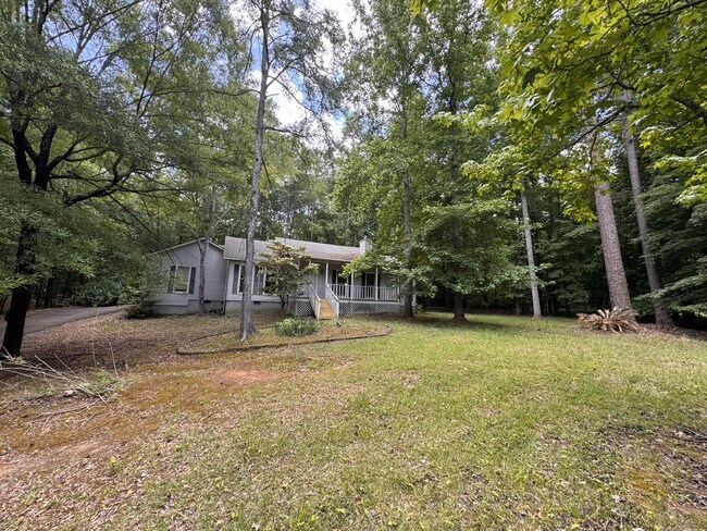 Building Photo - 112 Oak Leaf Cir