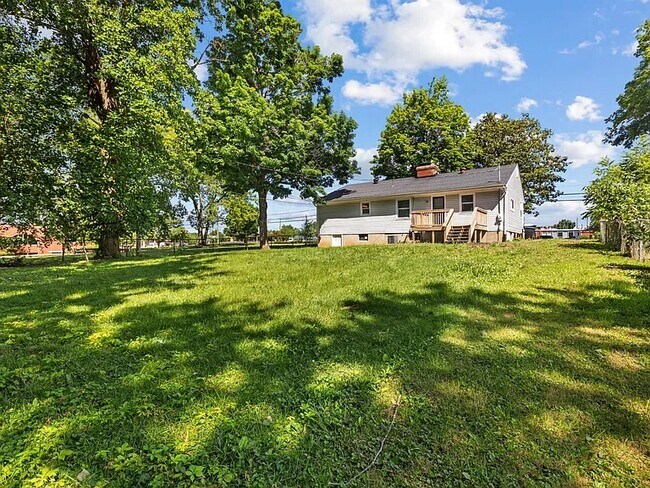 Building Photo - 1205 Louisville Rd