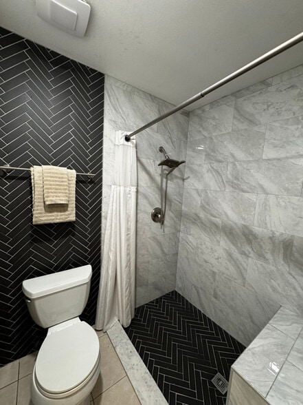 Building Photo - 2522 Albaca Dr