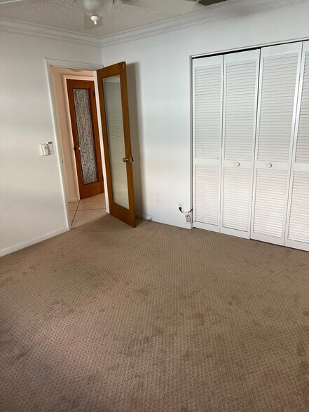 Building Photo - 119 Lakeview Ave