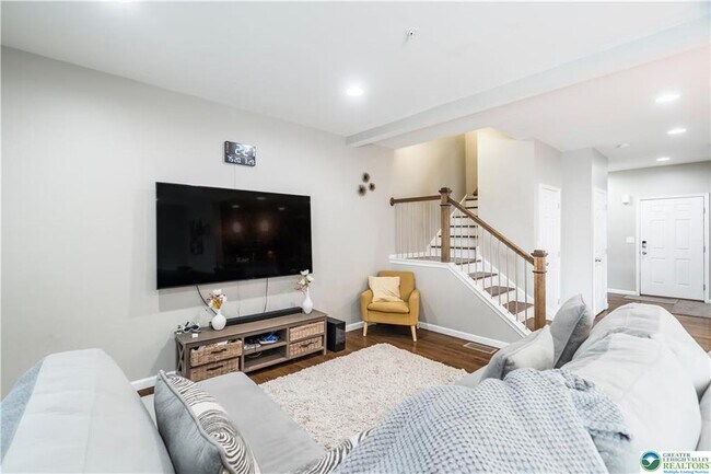 Building Photo - 5136 Dogwood Trail