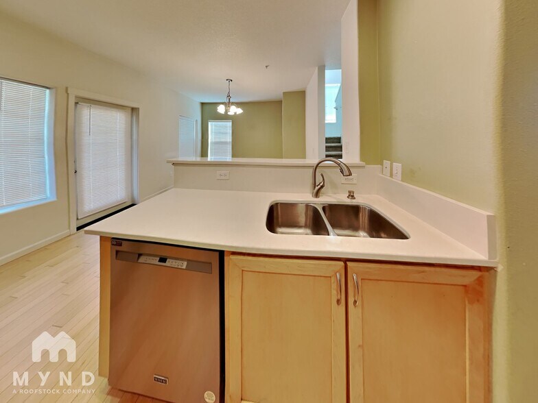 Building Photo - 15390 SW Mallard Dr