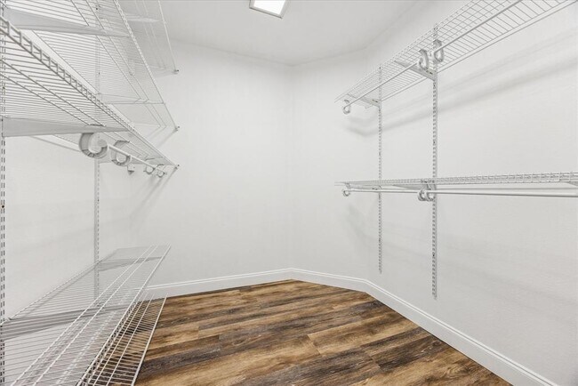 Building Photo - 1412 Elbe St