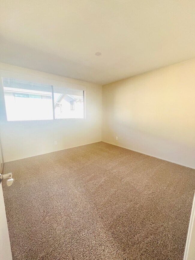 Building Photo - LA JOLLA VILLAGE LIVING! SPACIOUS 3BD/2.5BA TOWNHOME AVAILABLE JUNE for $4,795/mo!