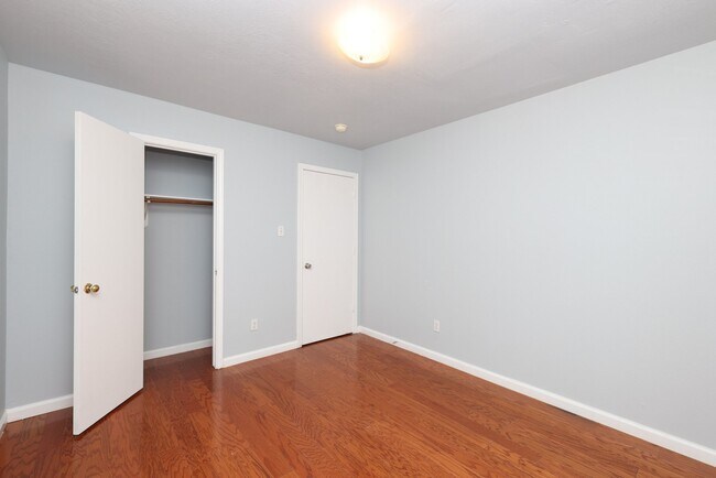 Building Photo - 7430 Pouter Dr
