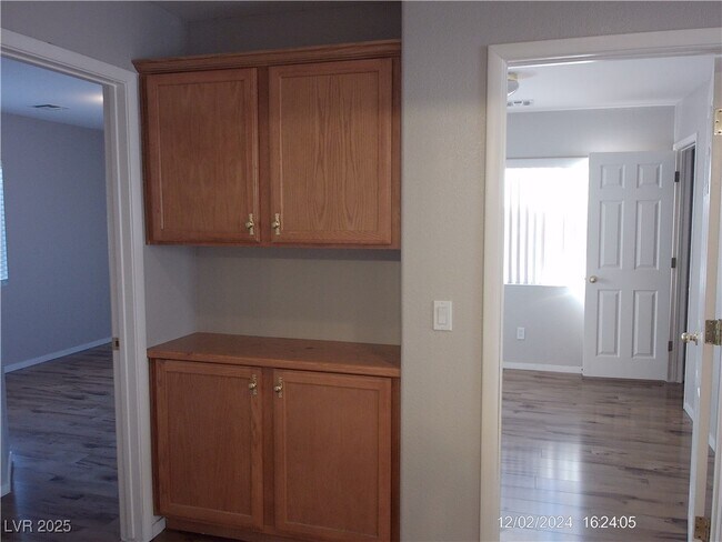 Building Photo - 7560 Mission Palm St