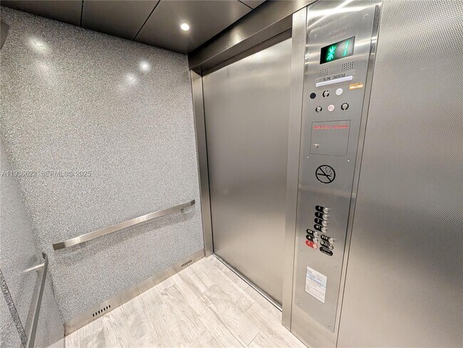 Building Photo - 850 SW 133rd Terrace