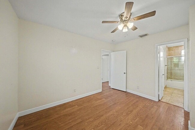 Building Photo - 5789 Woodland Point Dr