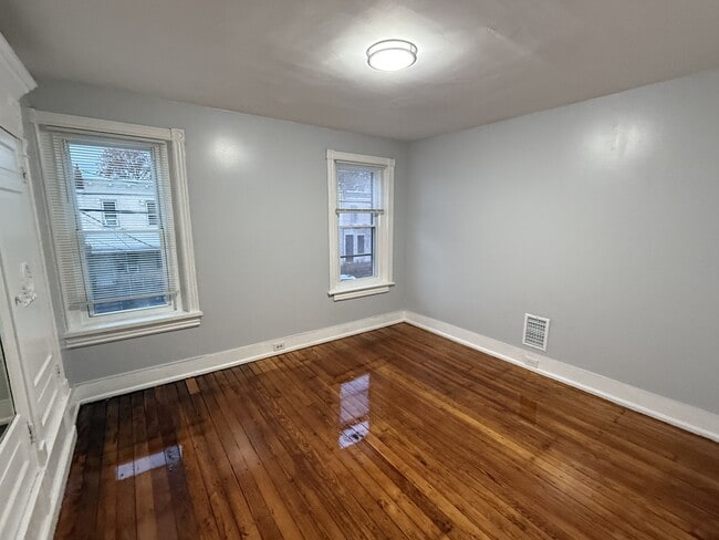 Building Photo - 1006 Spruce St