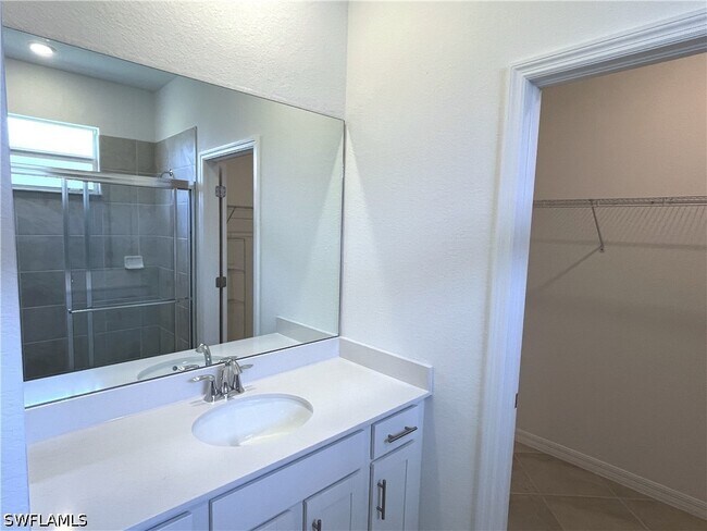 Building Photo - 2184 Dragonfruit Wy