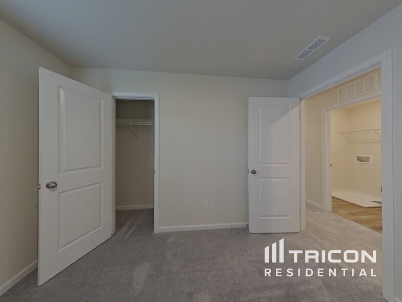 Building Photo - 2955 Legacy Rdg Ln