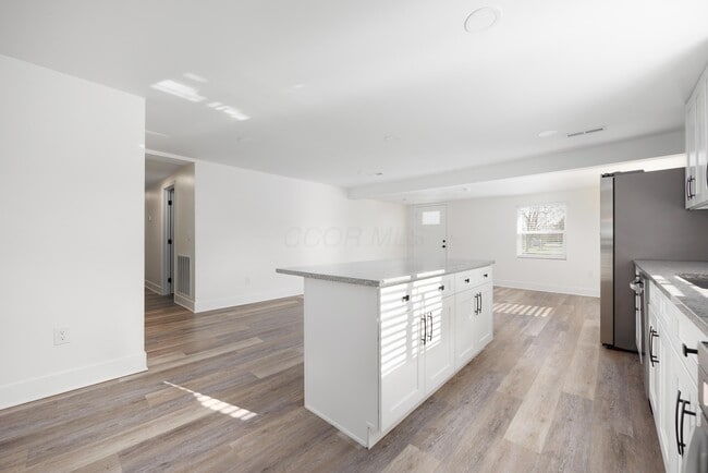 Building Photo - 1810 Tanis Dr