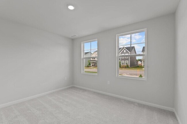 Building Photo - 720 Gimari Dr