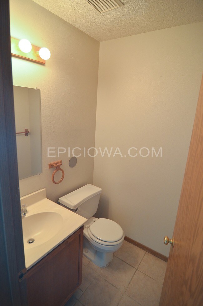 Building Photo - 2821 Cory Ct SW