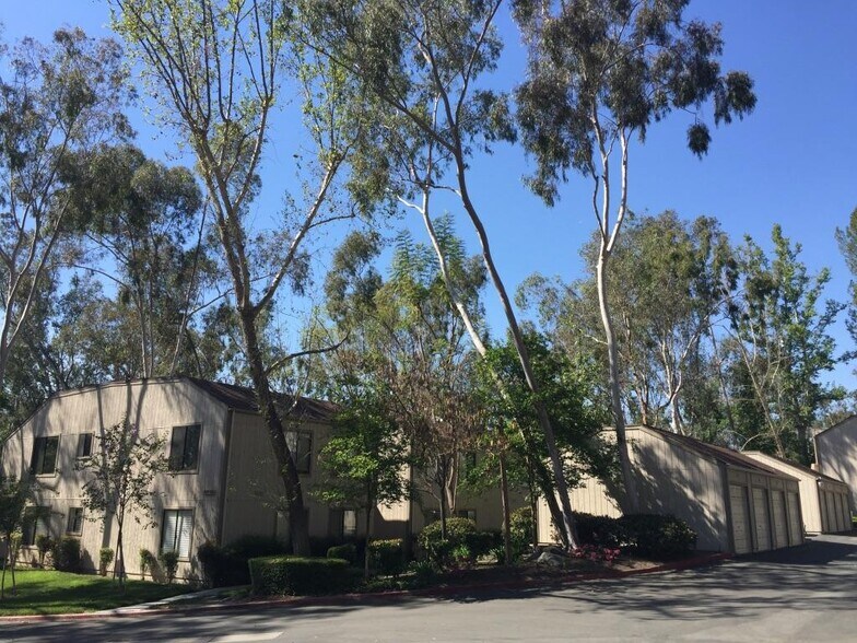 tree shaded grounds - 600 Central Ave