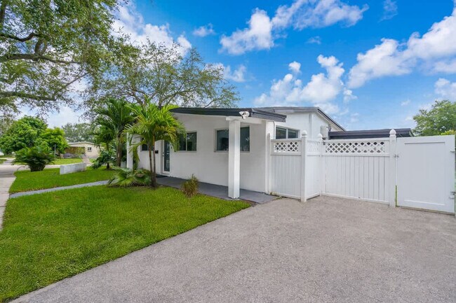 Building Photo - 7061 Coolidge St