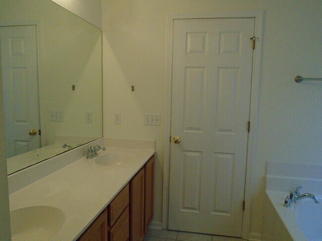Building Photo - 153 Pickett Creek Ln