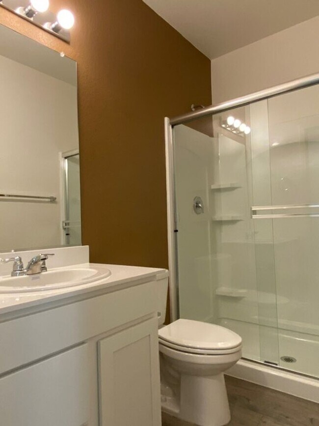 Building Photo - 2023 model home in solar community! Available 4/1