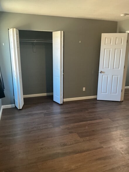 Building Photo - 800 Yucca Dr